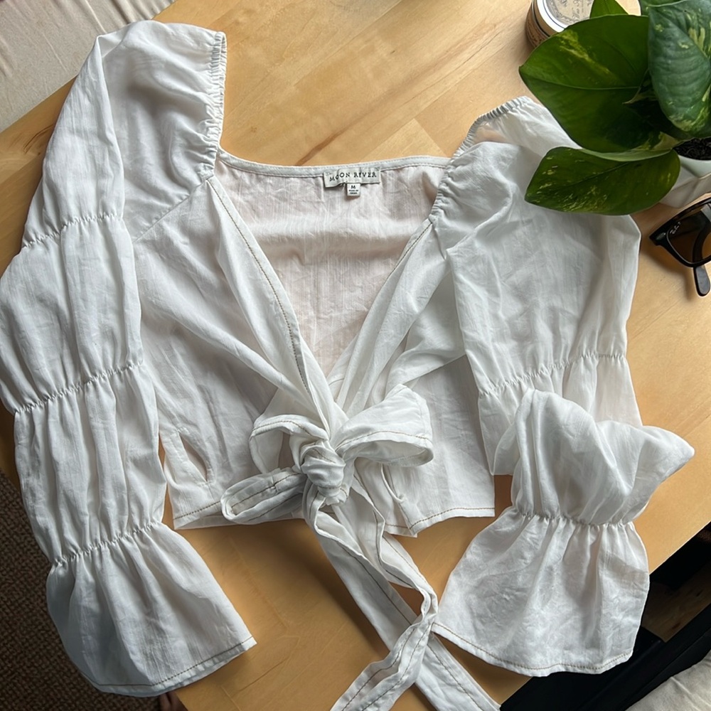 Moon River White Crop Top/Blouse Tie Front